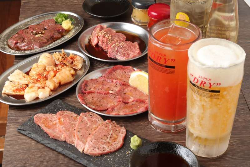 食欲をそそるお肉の画像を多数掲載する心斎橋エリアの焼肉店
